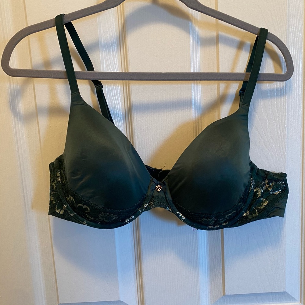 Victoria’s Secret 38C Underwire Bra